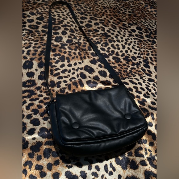 H&M Black Small Crossbody Bag - Picture 2 of 6